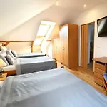 Zámeček Janovičky Hotel 3*