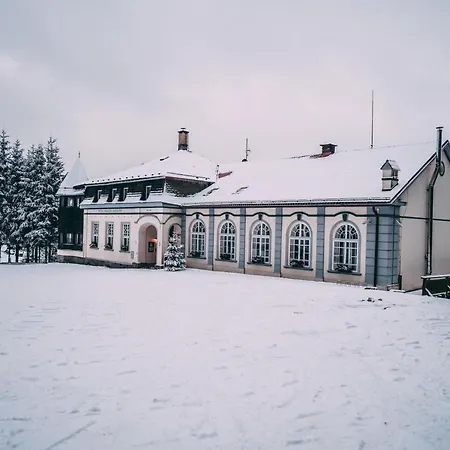 Zámeček Janovičky 3*