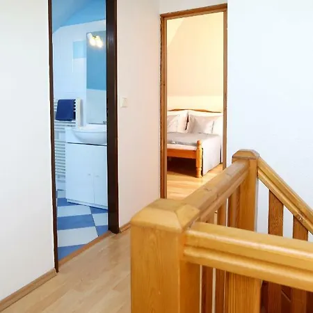 Zámeček Janovičky 3* Broumov