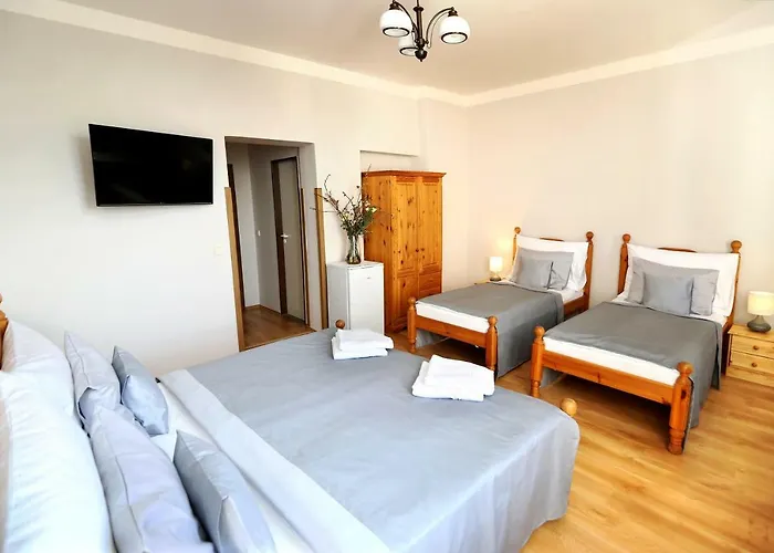 Hotel Zámeček Janovičky 3*